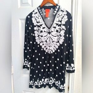 V.Cristina Black and White Polka Dot Lace Trim V.Neckline Long‎ Sleeve Tunic